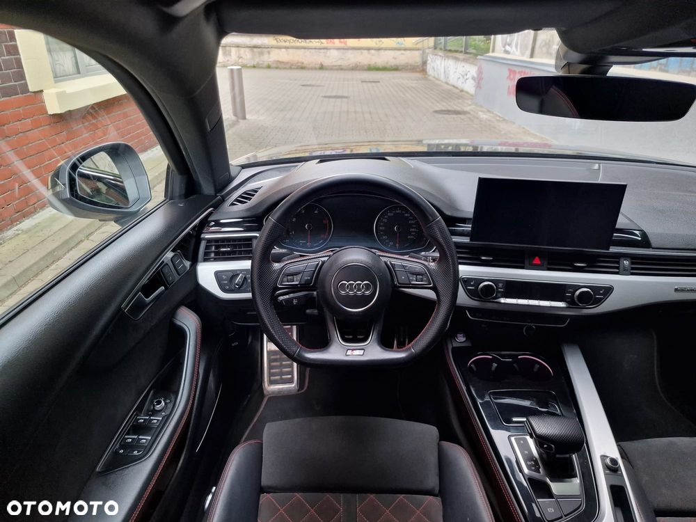 Audi A4 Avant 40 TDI quattro S tronic S line - 32