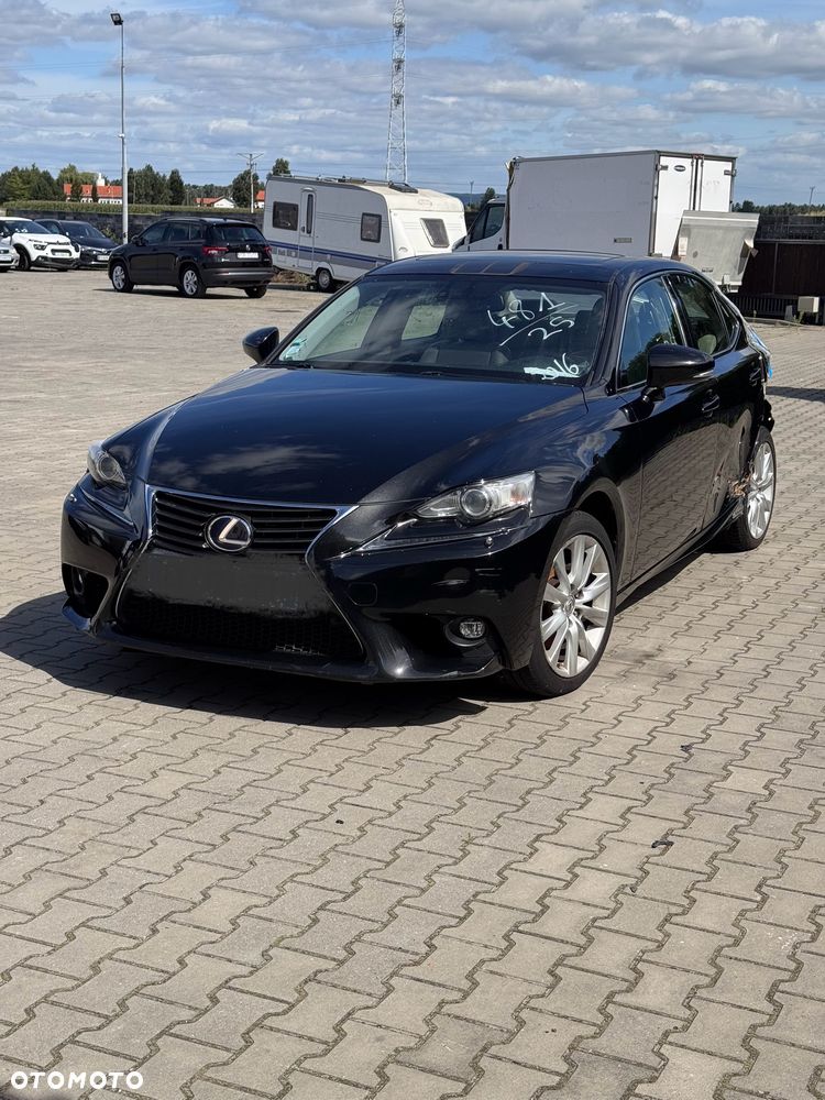 Lexus IS - 11