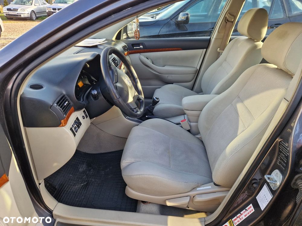 Toyota Avensis 2.0 D-4D Sol - 9