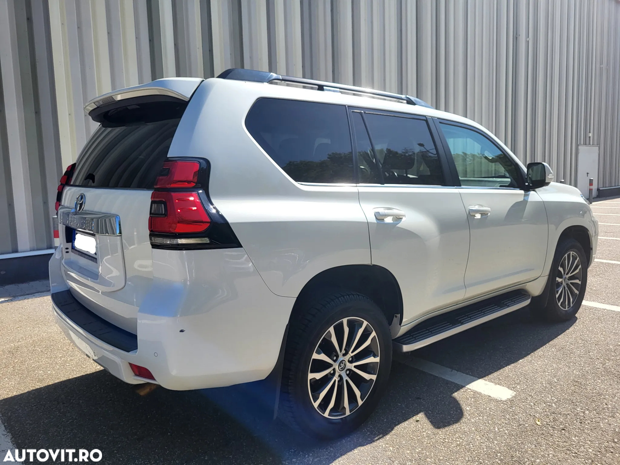 Toyota Land Cruiser 2.8l Turbo D-4D A/T AVS Luxury - 4