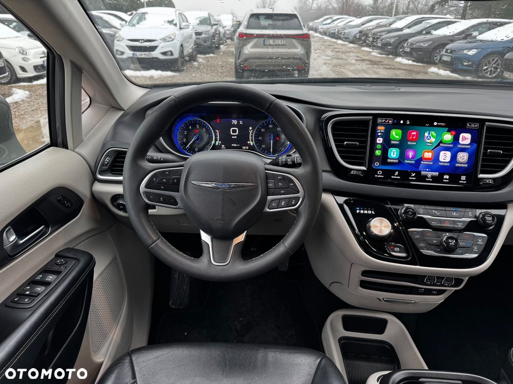 Chrysler Pacifica - 34