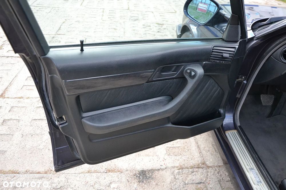 BMW Seria 5 540i - 12