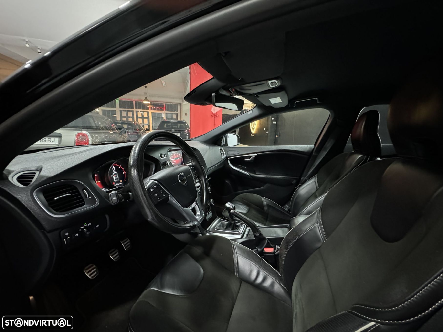Volvo V40 2.0 D2 R-Design - 22