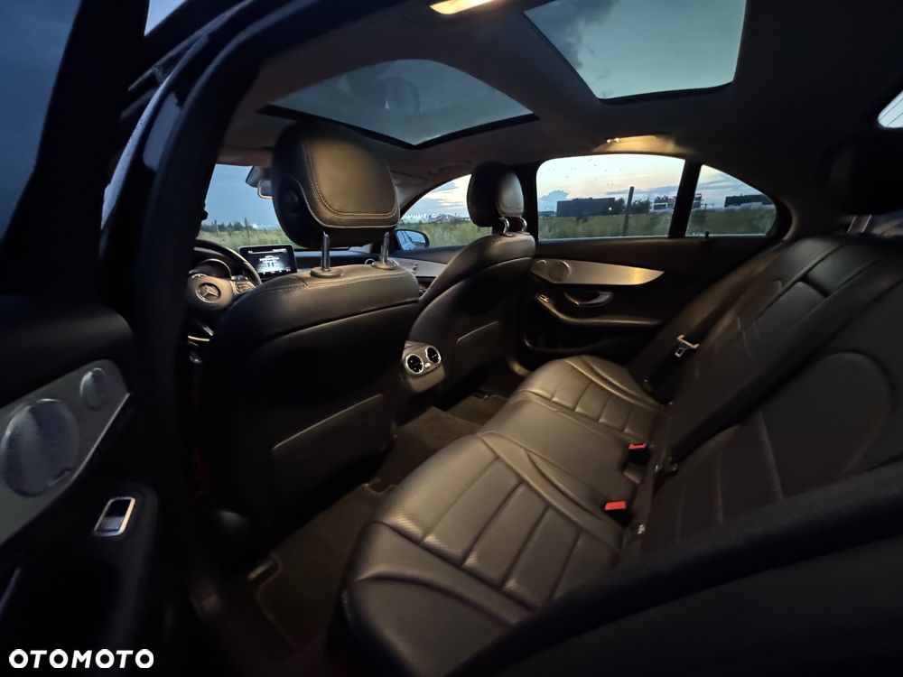 Mercedes-Benz Klasa C 300 7G-TRONIC - 11