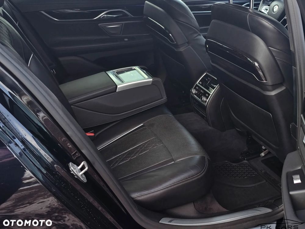 BMW Seria 7 730d xDrive - 32