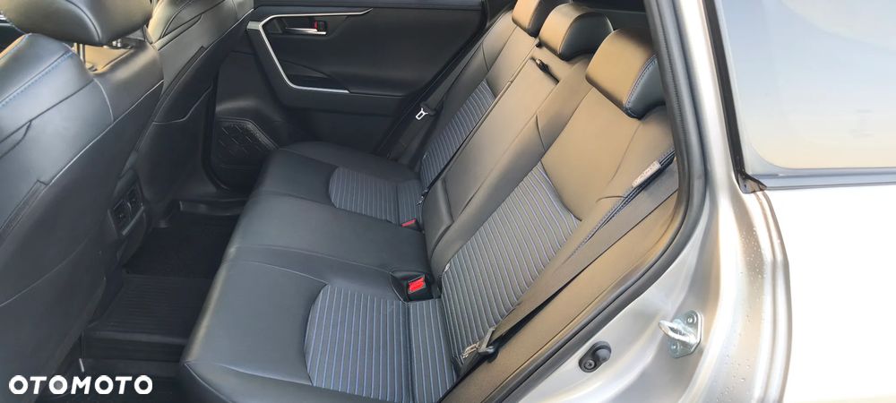 Toyota RAV4 - 12