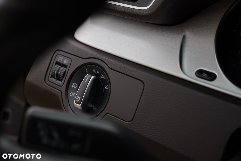 Volkswagen Passat 2.0 Blue TDI SCR Highline - 12