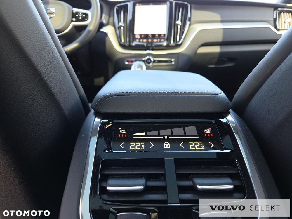 Volvo XC 60 B5 B AWD Ultra Black Edition - 29