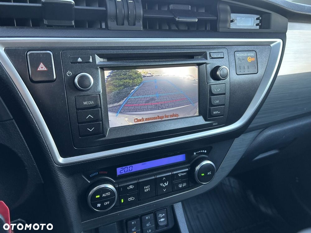 Toyota Auris 1.6 Premium Comfort - 18
