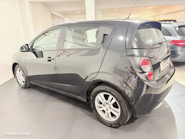 Chevrolet Aveo 1.2 LS - 15