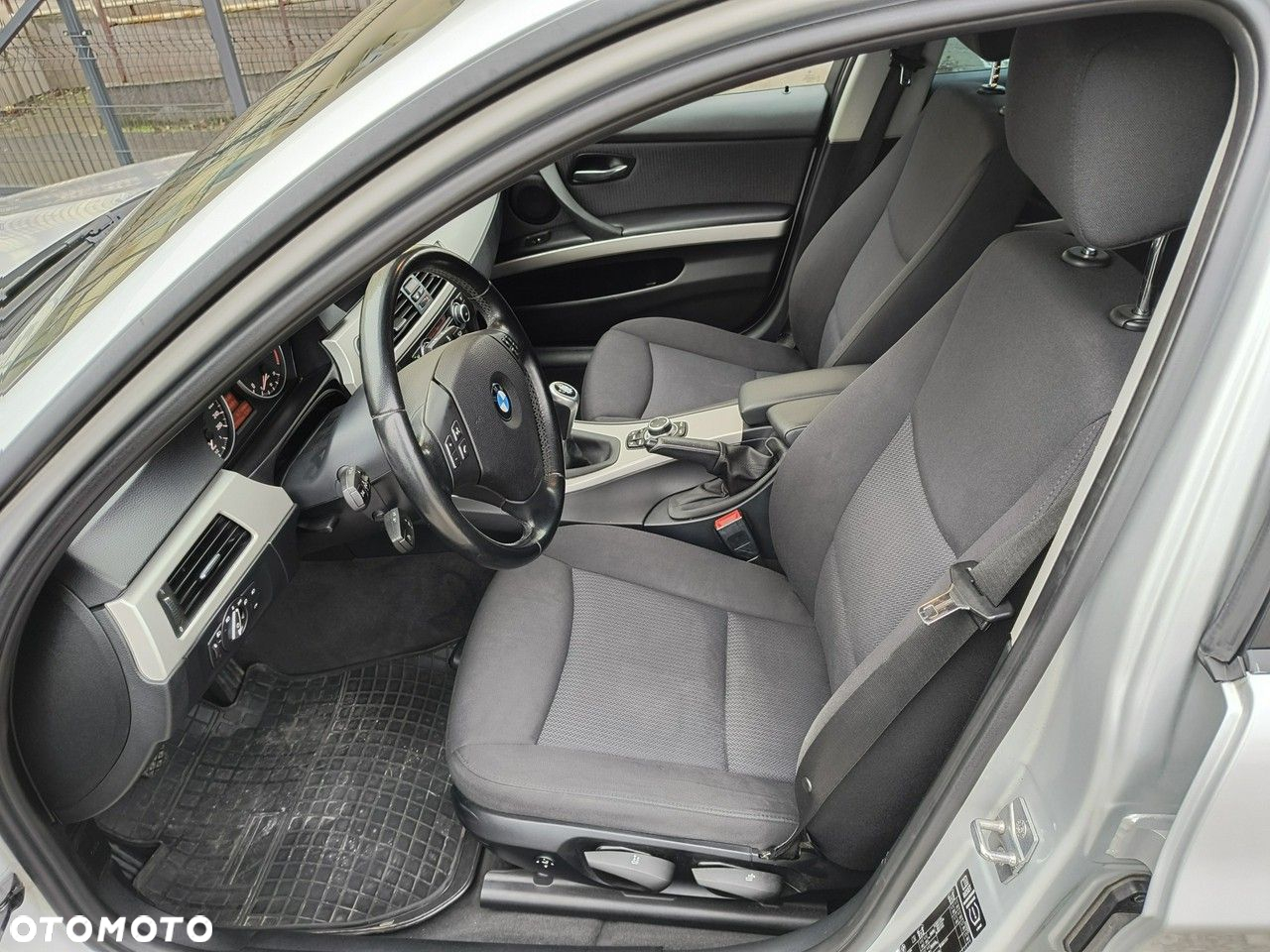 BMW Seria 3 318d Touring Sport Line - 19