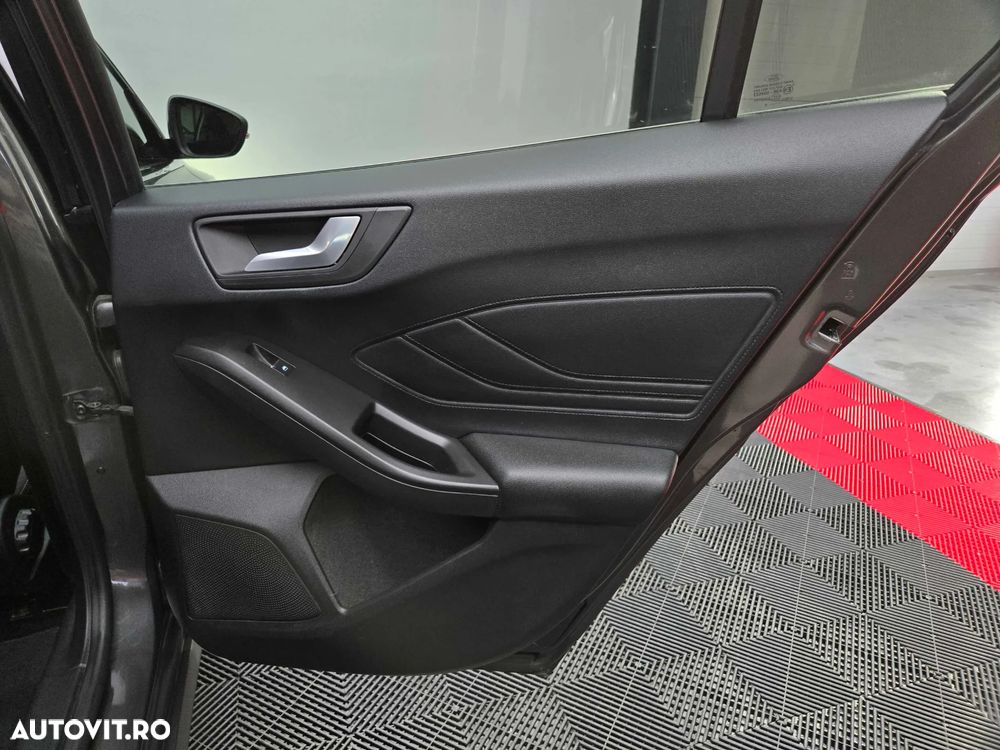 Ford Focus 2.0 EcoBlue Titanium - 22