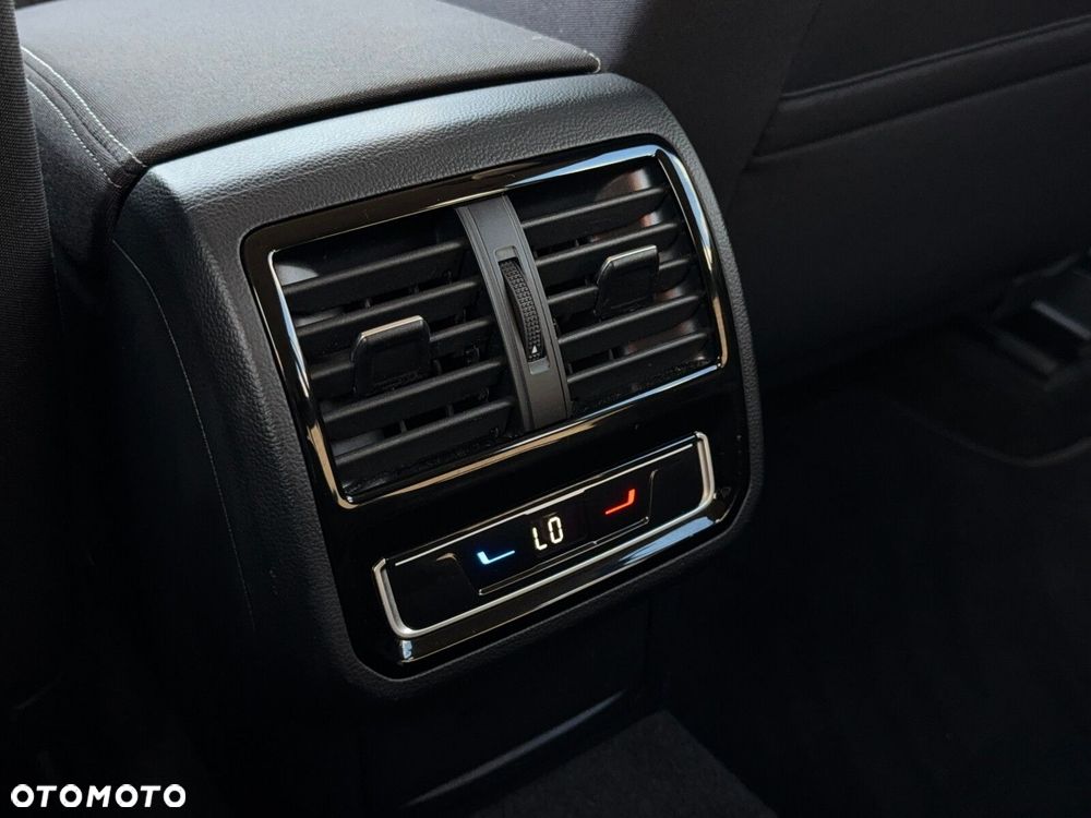 Volkswagen Passat Variant 2.0 TDI EVO Business DSG - 36