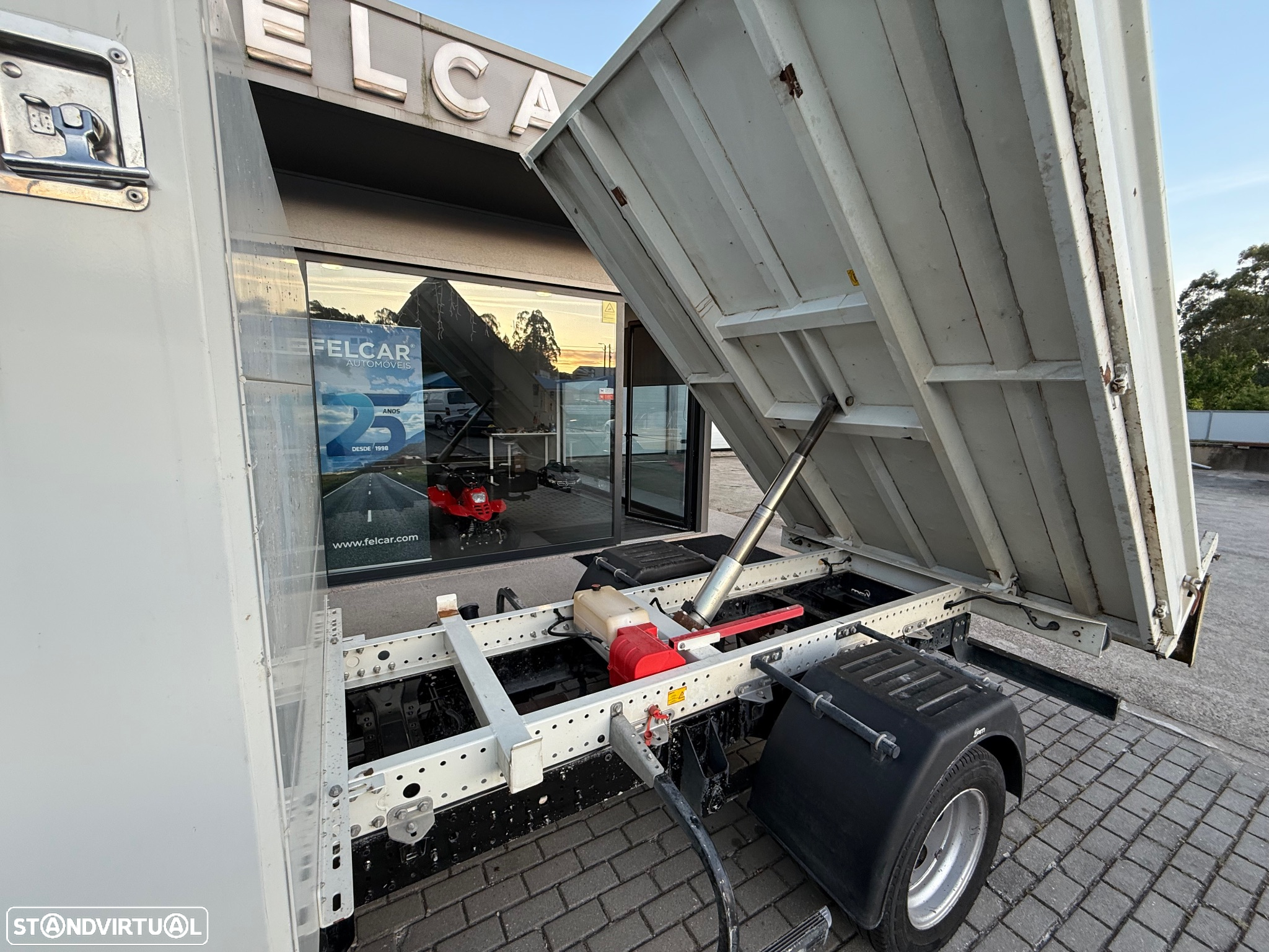 Mitsubishi Fuso Canter 3C15 - 13