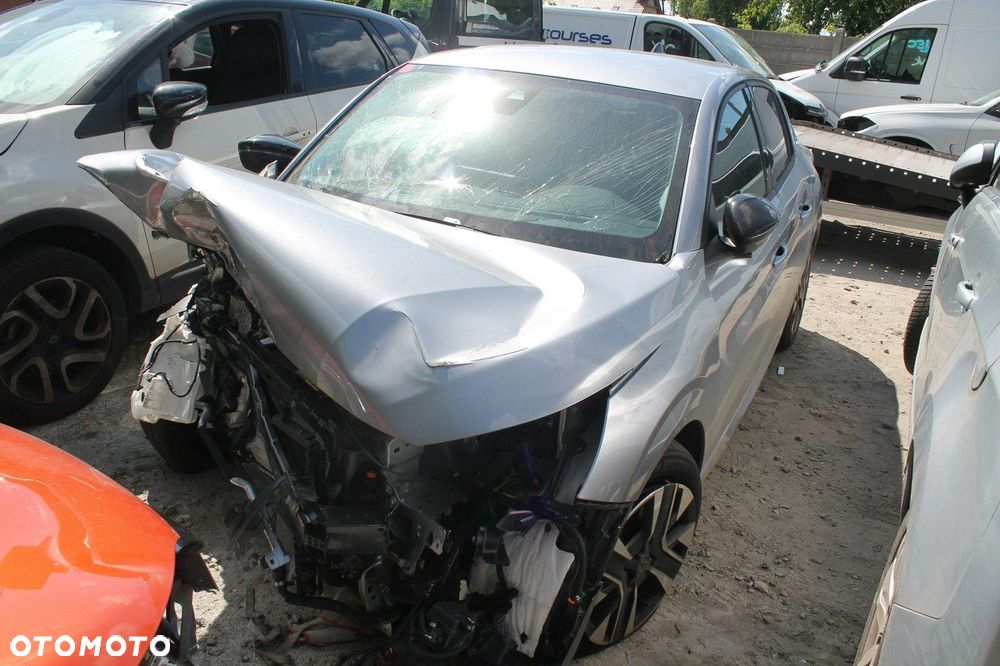 Peugeot 208 - 3
