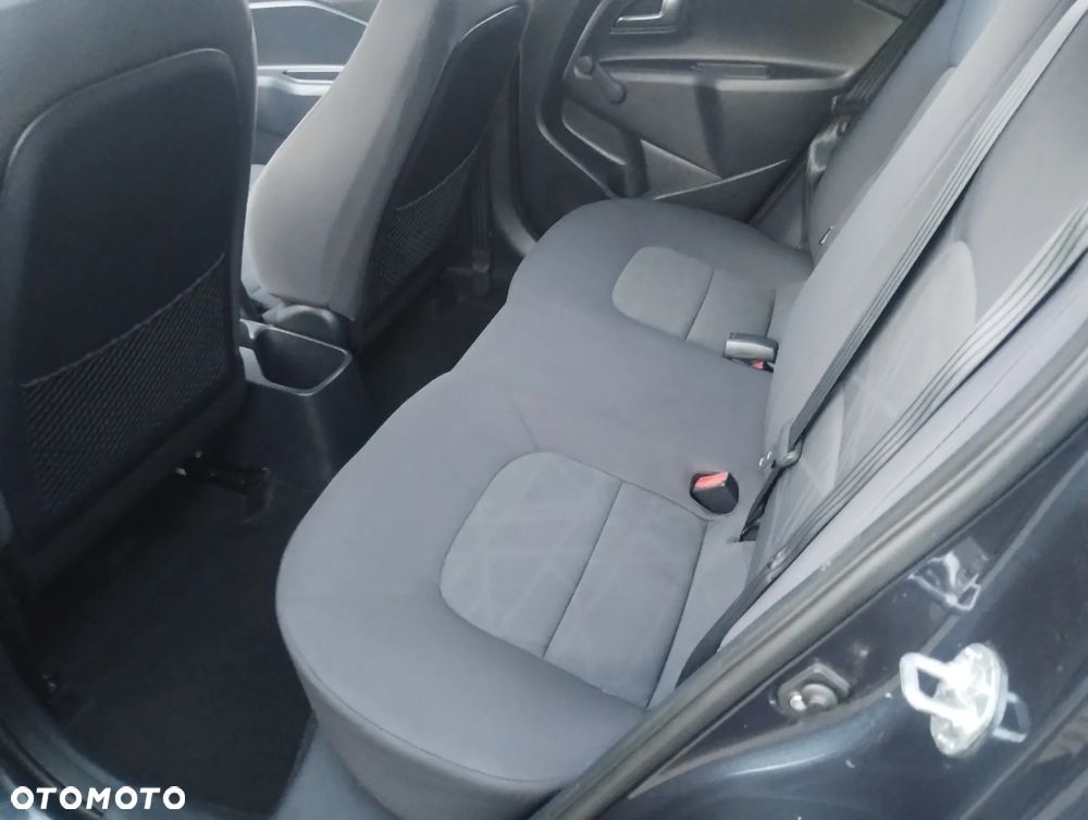 Kia Rio - 9