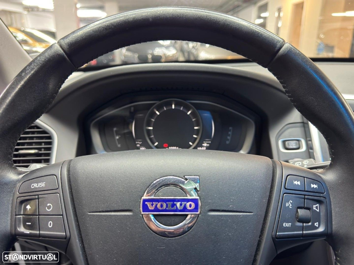 Volvo XC 60 2.0 D3 Momentum Geartronic - 14