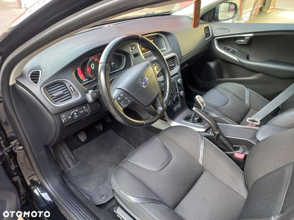 Volvo V40 D2 Momentum - 5