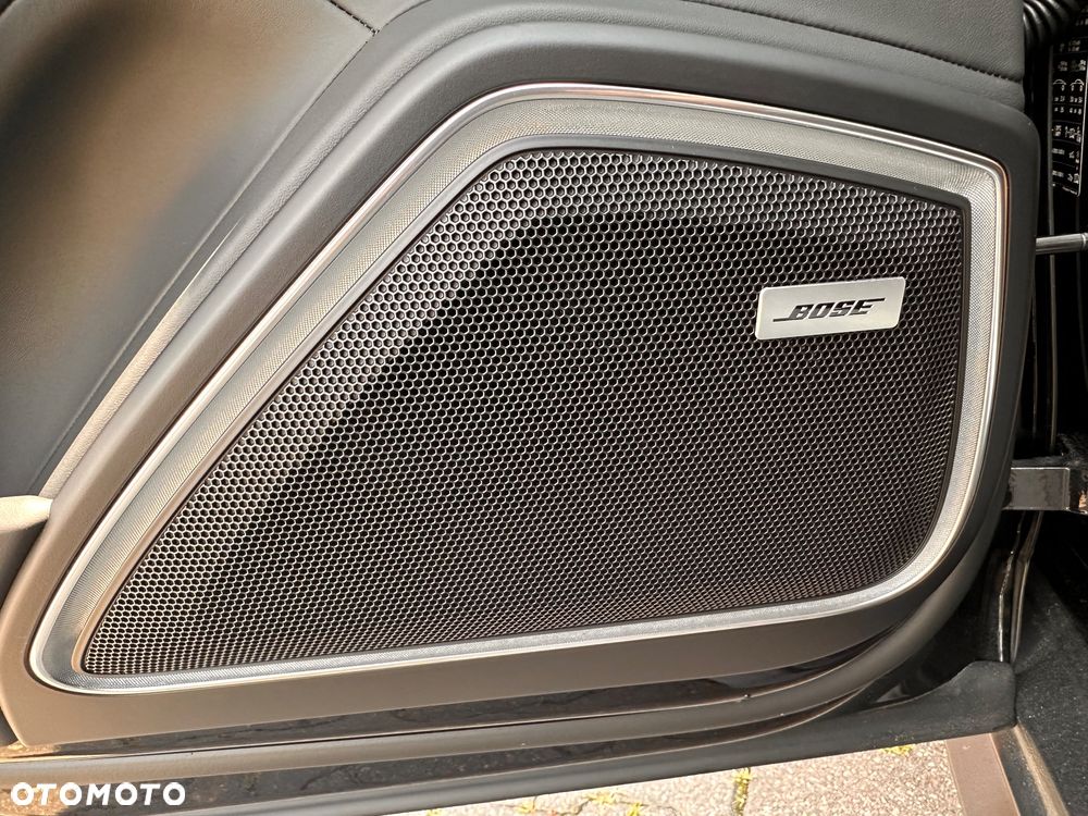 Porsche Panamera 4S - 25