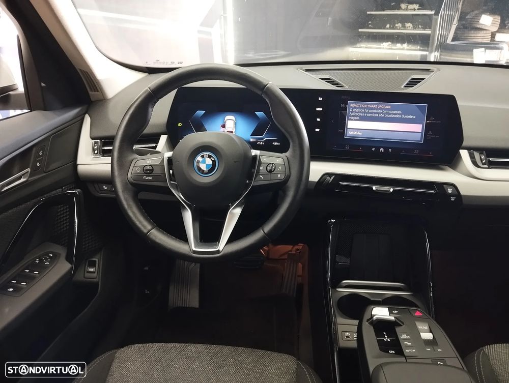 BMW iX1 eDrive20 - 19