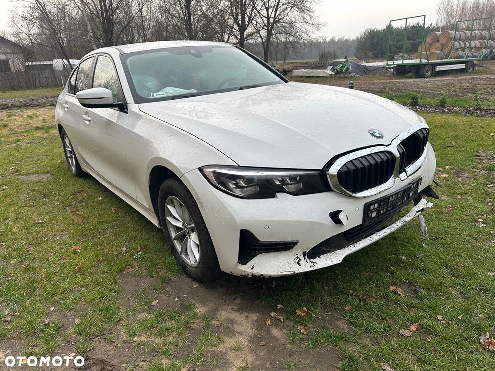 BMW Seria 3 318d - 11