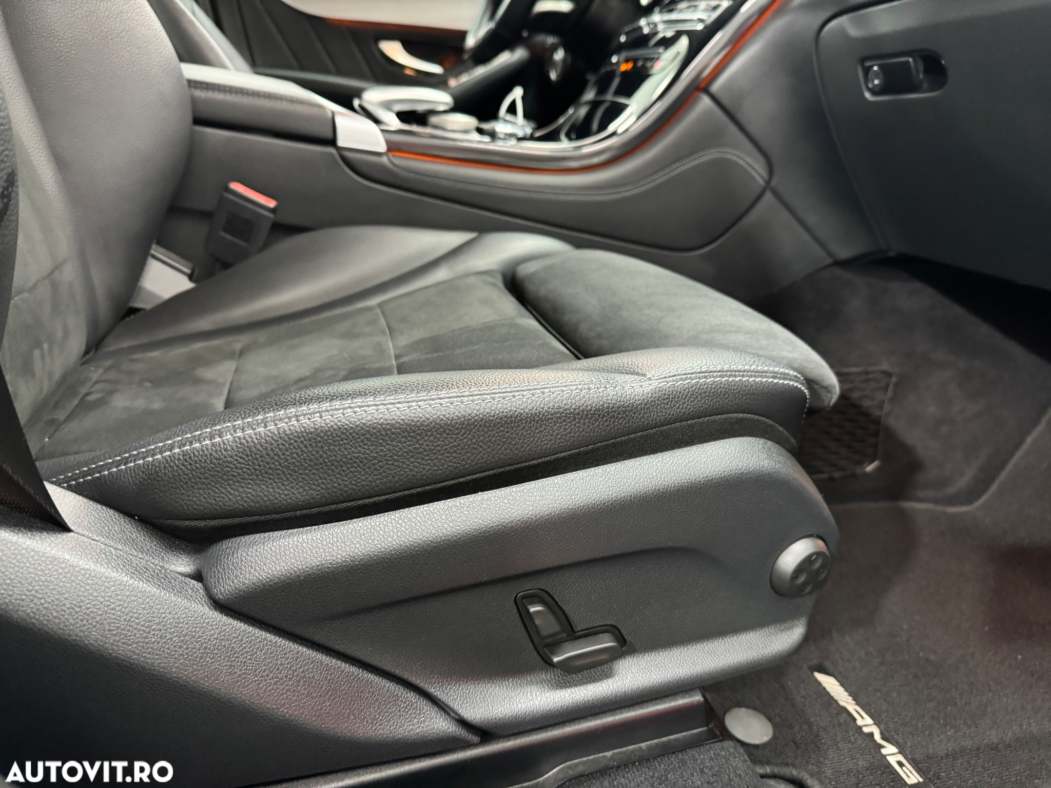 Mercedes-Benz GLC 250 4MATIC - 24