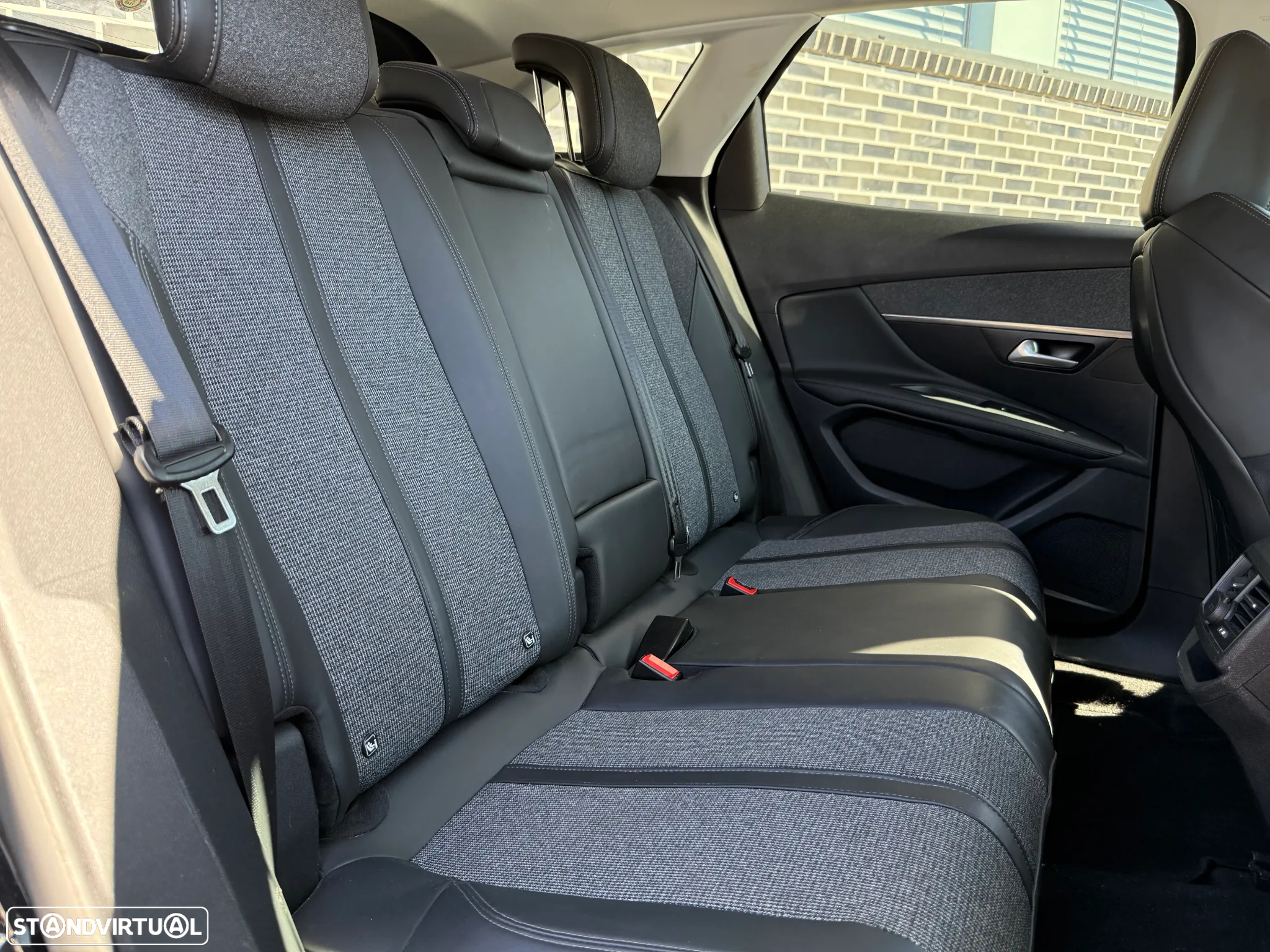 Peugeot 3008 1.6 BlueHDi Allure EAT6 - 18
