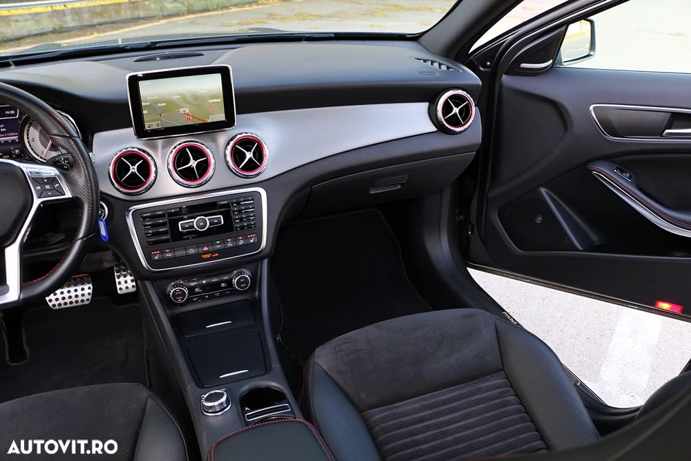 Mercedes-Benz GLA 220 CDI 4MATIC 7G-DCT AMG Line - 24