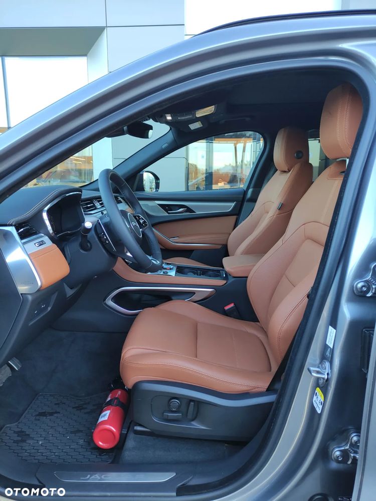 Jaguar F-Pace - 3