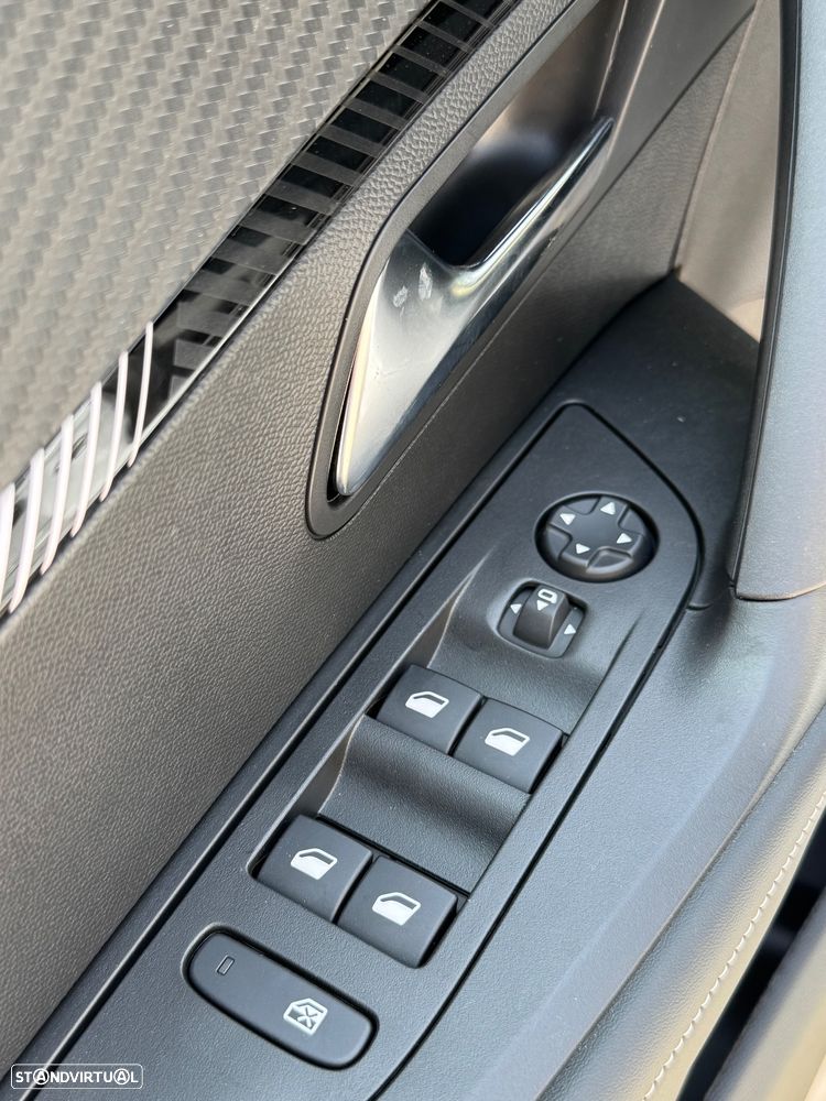 Peugeot 2008 PureTech 100 Stop&Start Allure - 17