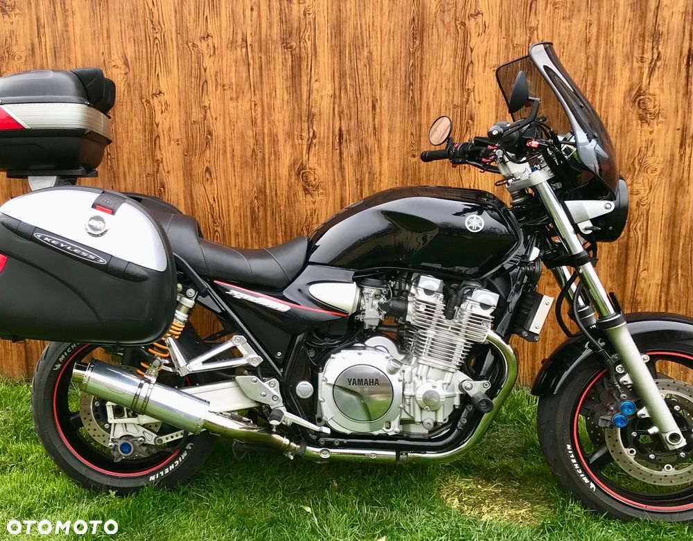 Yamaha XJR - 5