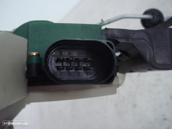 Fecho Da Porta Frente Esq Volkswagen Passat (3B3) - 2