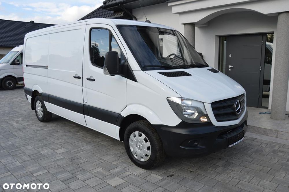 Mercedes-Benz Sprinter - 1