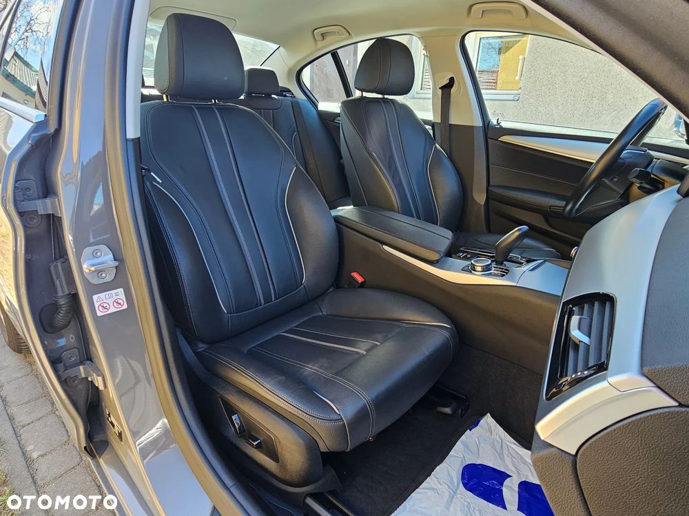 BMW Seria 5 520d Sport - 14