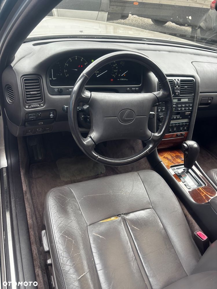 Lexus LS Standard - 4
