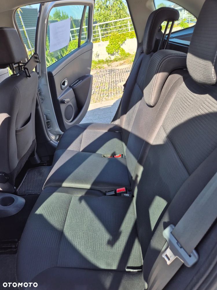 Renault Clio 1.2 16V Dwudziestka Euro5 - 9