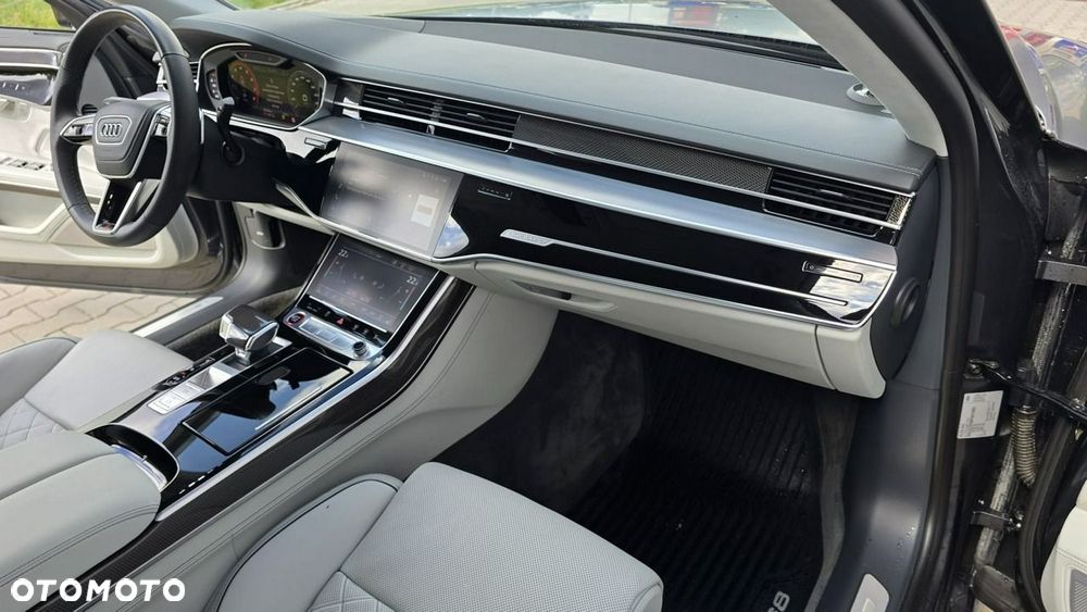 Audi S8 - 13