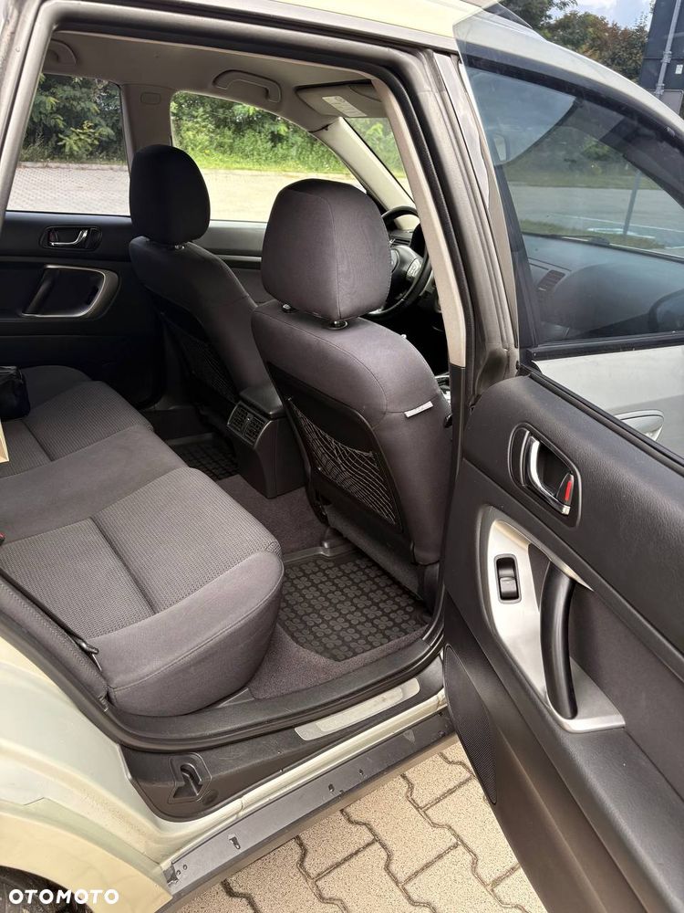 Subaru Outback 3.0 R GX - 10