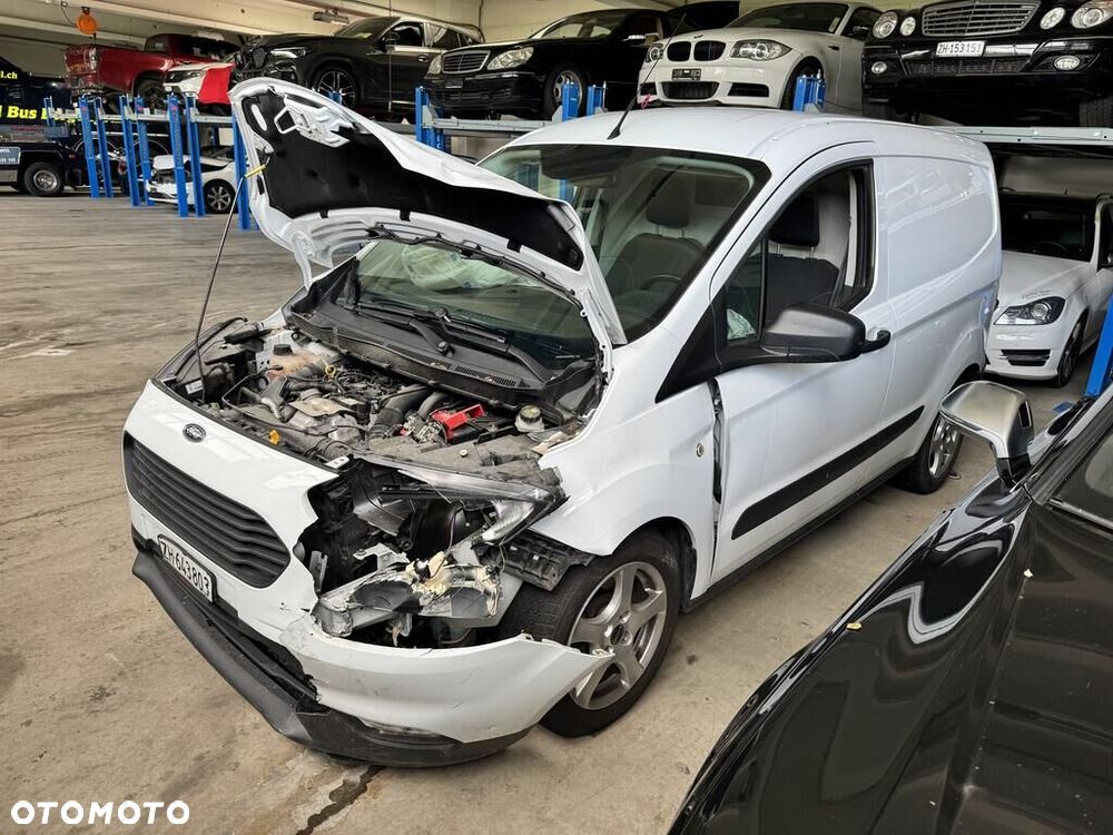 Ford Transit Courier - 4