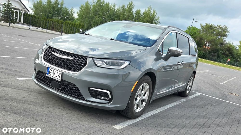 Chrysler Pacifica - 1