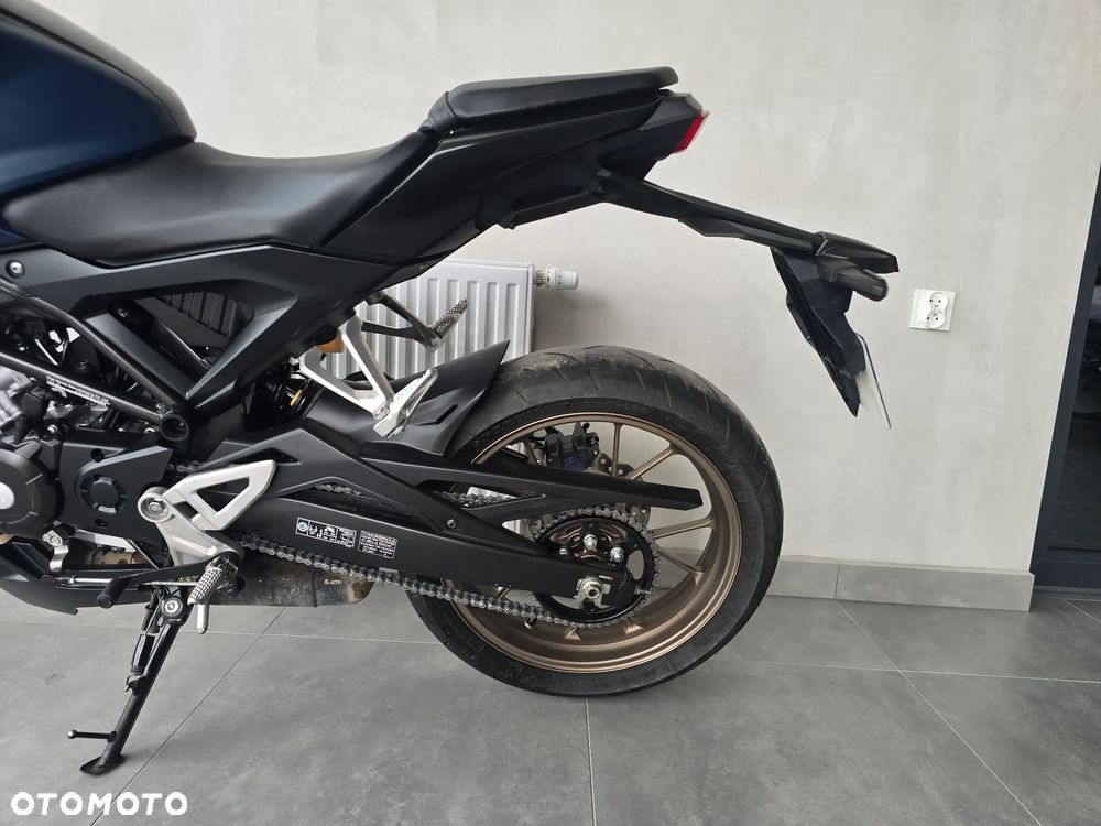 Honda CB - 16