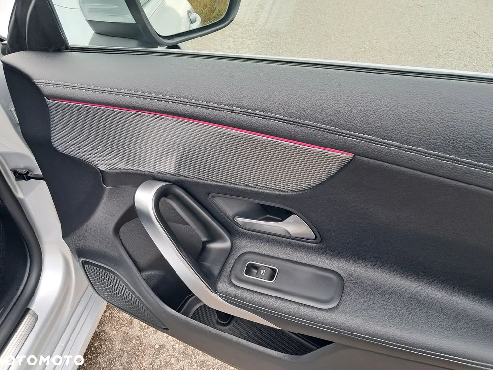 Mercedes-Benz CLA 180 d Shooting Brake 8G-DCT - 23