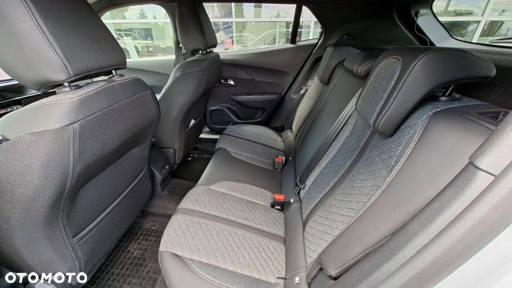 Peugeot 2008 - 9