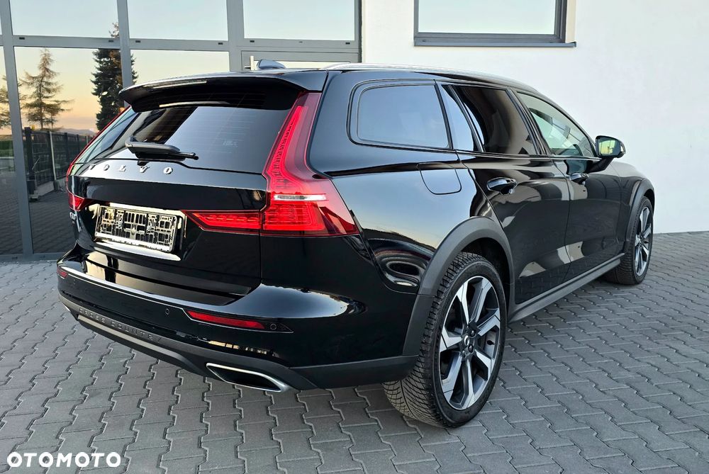 Volvo V60 Cross Country B4 D AWD Geartronic Pro - 5