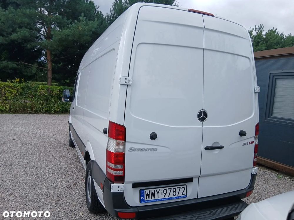 Mercedes-Benz Sprinter - 4