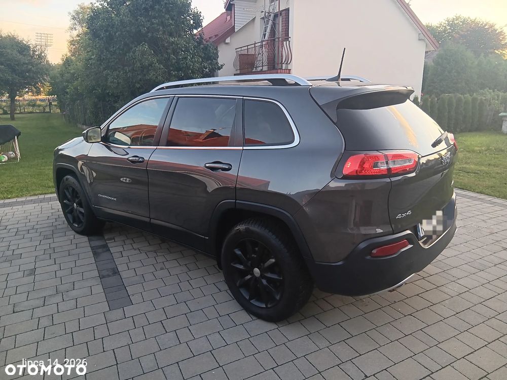 Jeep Cherokee - 7