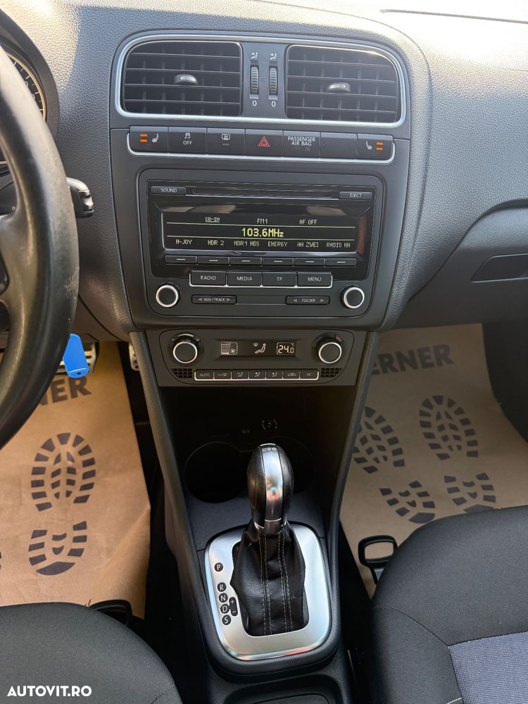 Volkswagen Polo 1.4 Highline DSG - 14