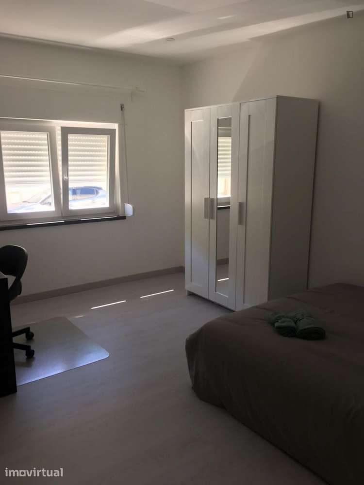 Quarto - localizado em Carcavelos Lisbon - Grande imagem: 3/12
