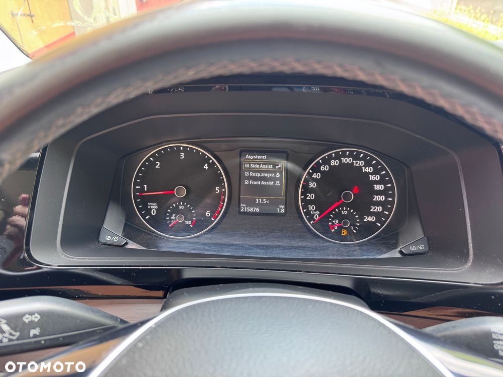 Volkswagen Multivan - 11