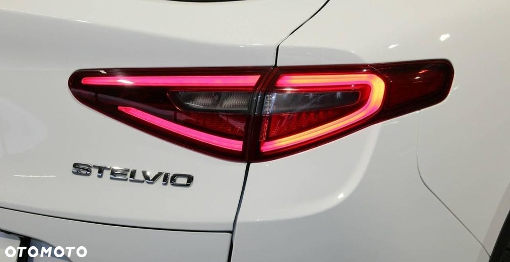 Alfa Romeo Stelvio 2.2 JTDM Q4 - 6